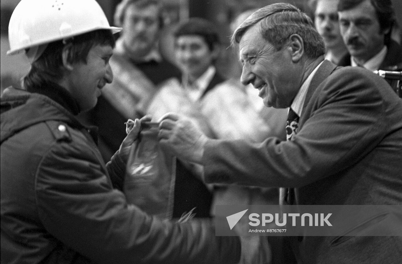 Awarding construction workers of Sayano-Shushenskaya Hydropower Plant