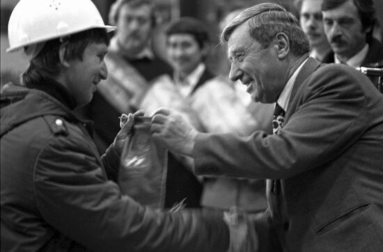 Awarding construction workers of Sayano-Shushenskaya Hydropower Plant
