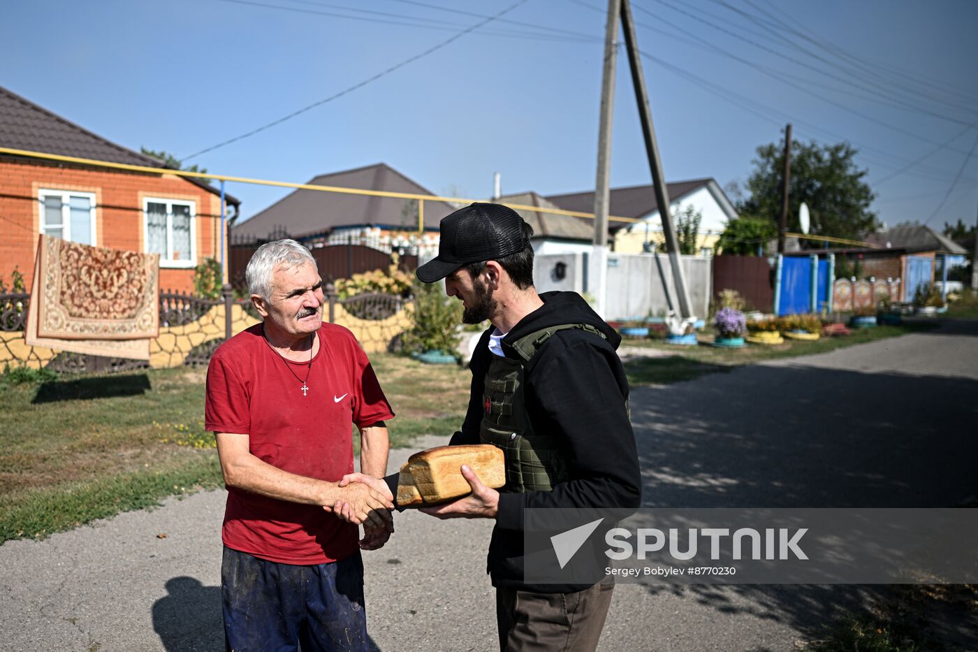 Russia Ukraine Kursk Attack Humanitarian Aid