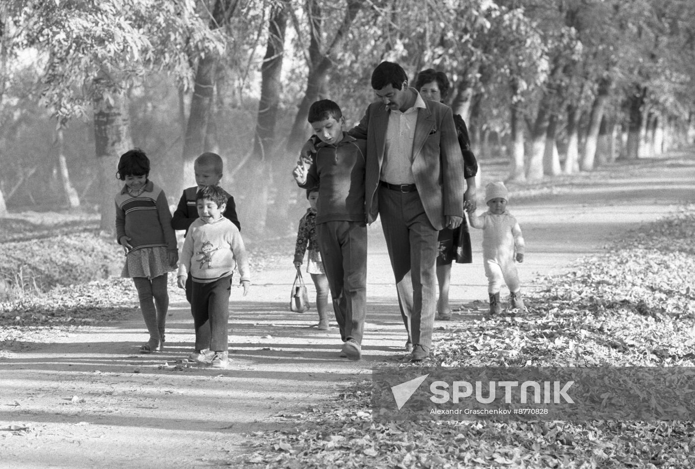 Director of Gulboh state farm's family on a walk
