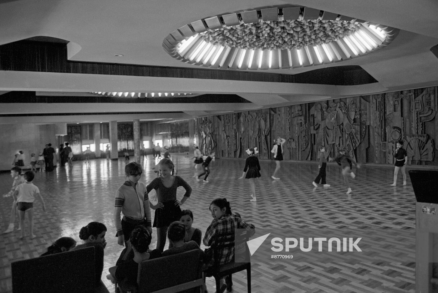 Neftyanik Palace of Culture