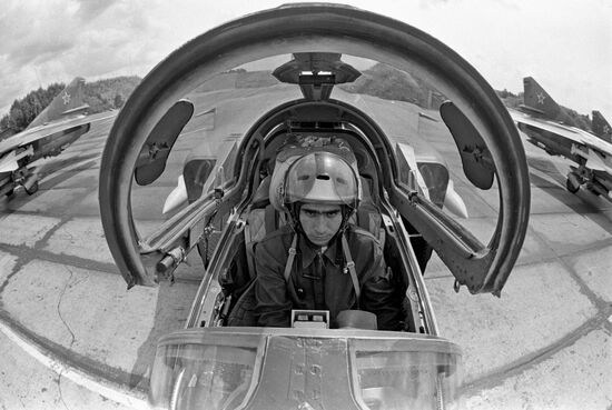 Soviet and Afghan fighter pilots in DRA