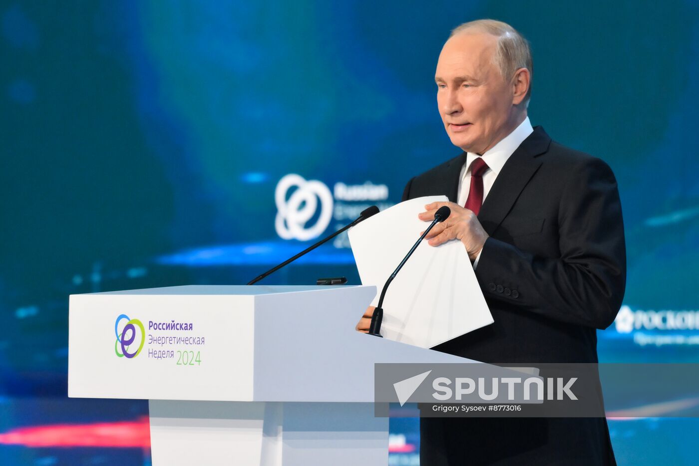 Russia Putin Energy Week Forum