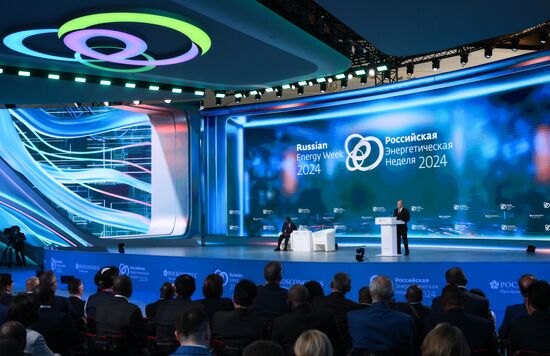 Russia Putin Energy Week Forum