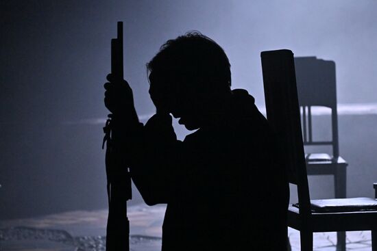 Russia Theatre Duck Hunting
