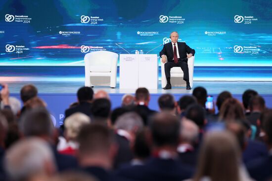 Russia Putin Energy Week Forum