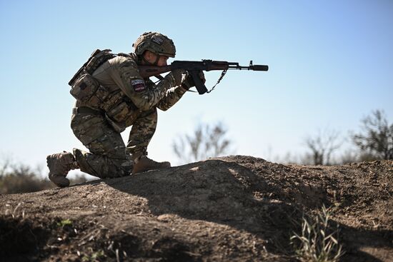 Russia Ukraine Military Operation Assault Units Training