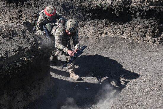 Russia Ukraine Military Operation Assault Units Training