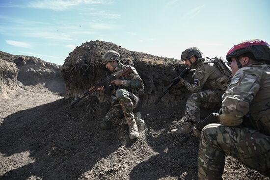 Russia Ukraine Military Operation Assault Units Training