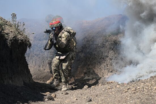 Russia Ukraine Military Operation Assault Units Training