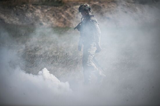 Russia Ukraine Military Operation Assault Units Training