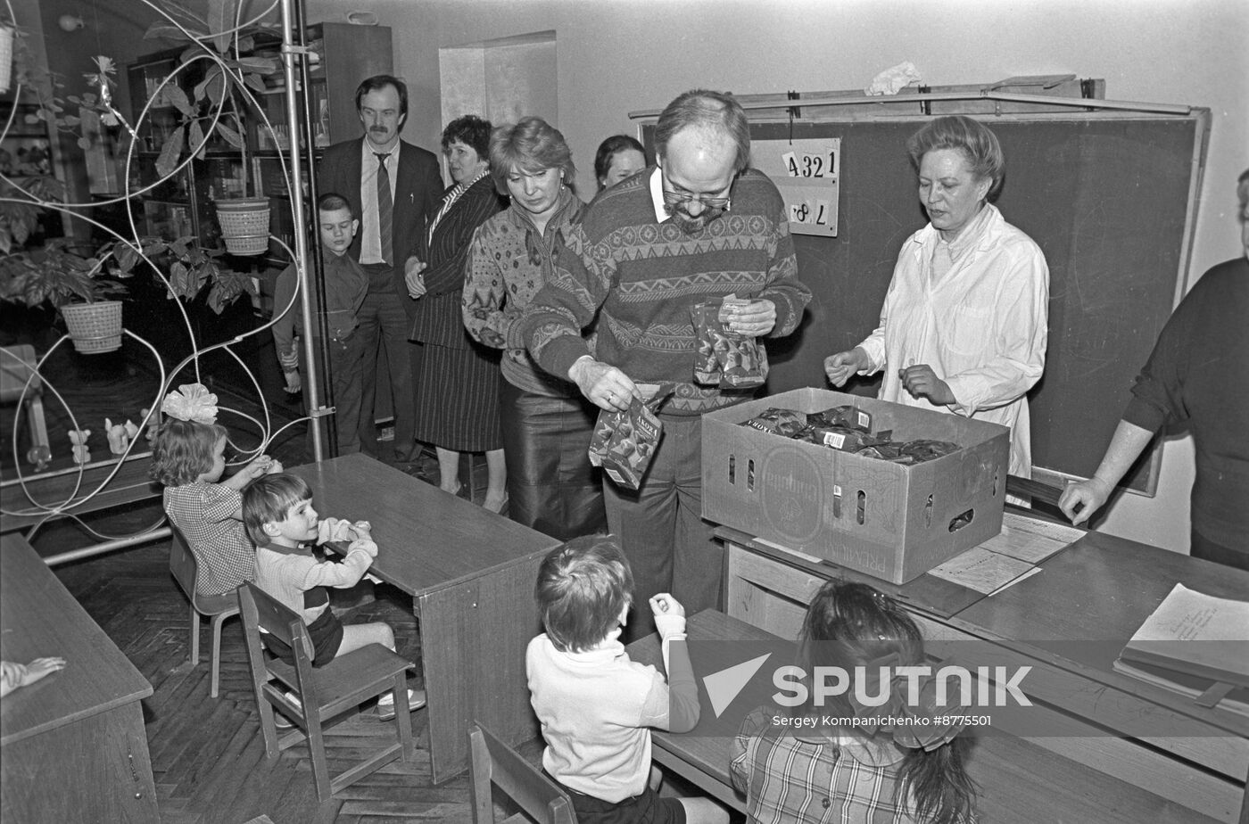 Humanitarian relief aid for St. Petersburg orphanage from German charitable organization