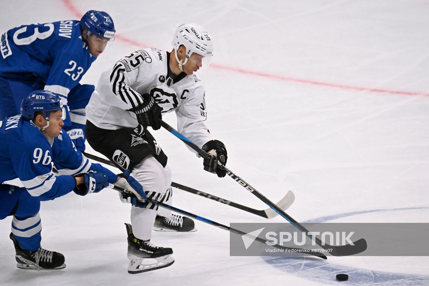 Russia Ice Hockey Kontinental League Dynamo - Traktor