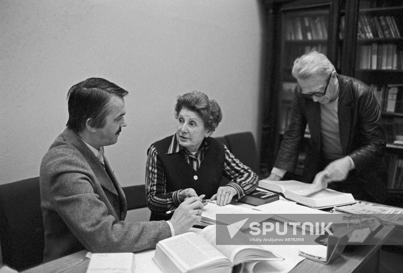 Yvonne Pleaux, member of France - USSR Society Board