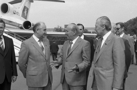 Todor Hristov Zhivkov, Chair of Bulgarian State Council, visits USSR