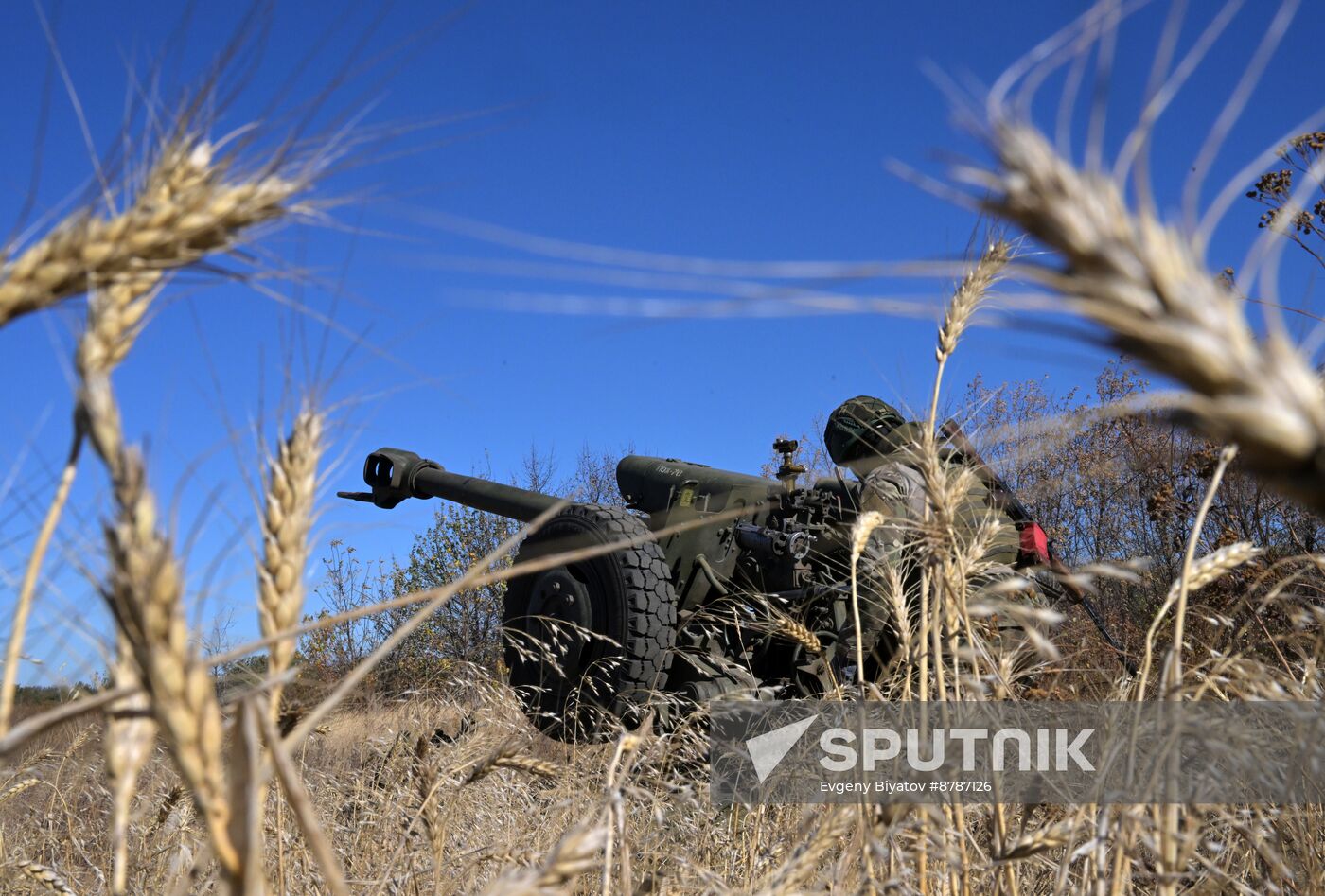 Russia Ukraine Military Operation Artillery Units Training