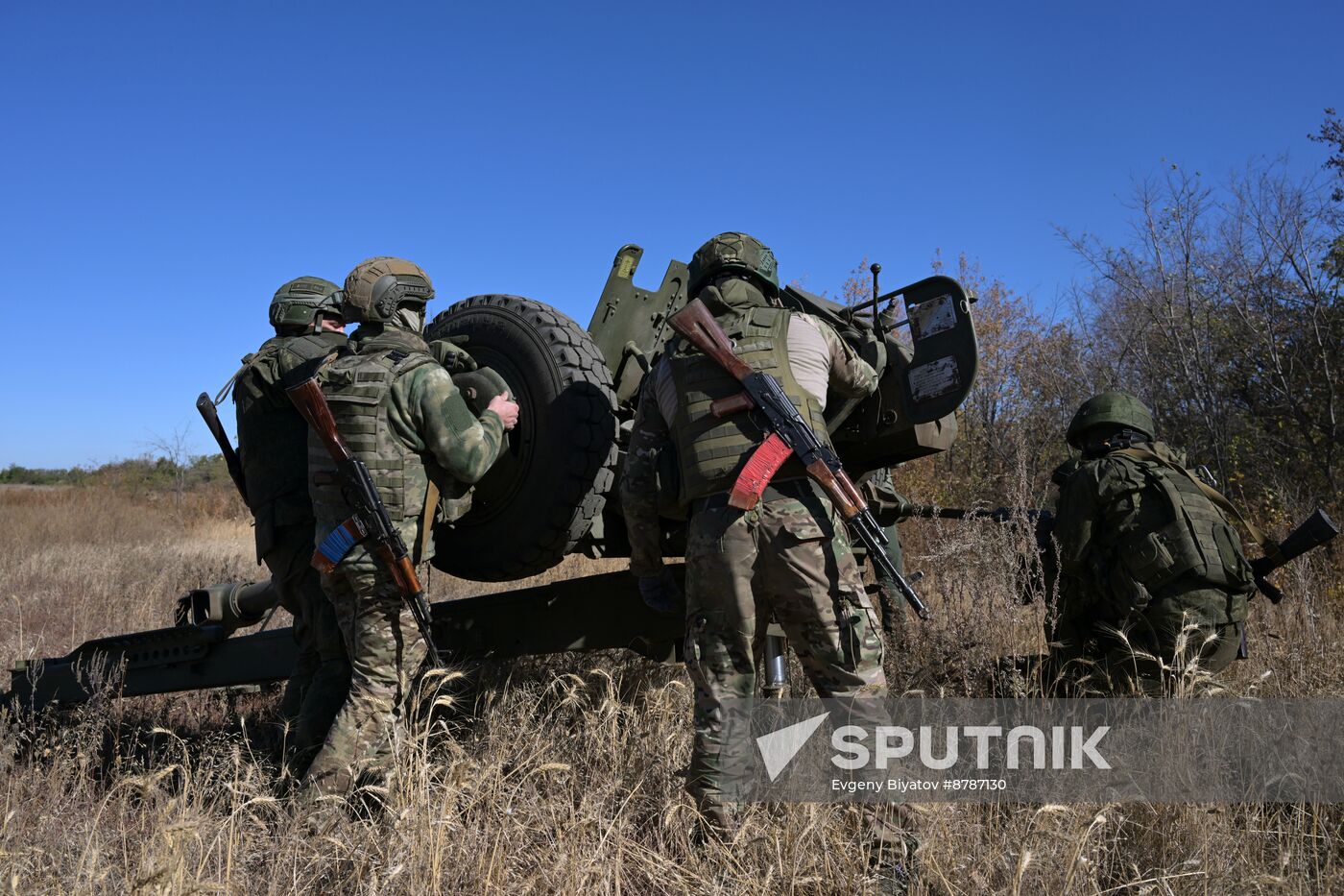 Russia Ukraine Military Operation Artillery Units Training