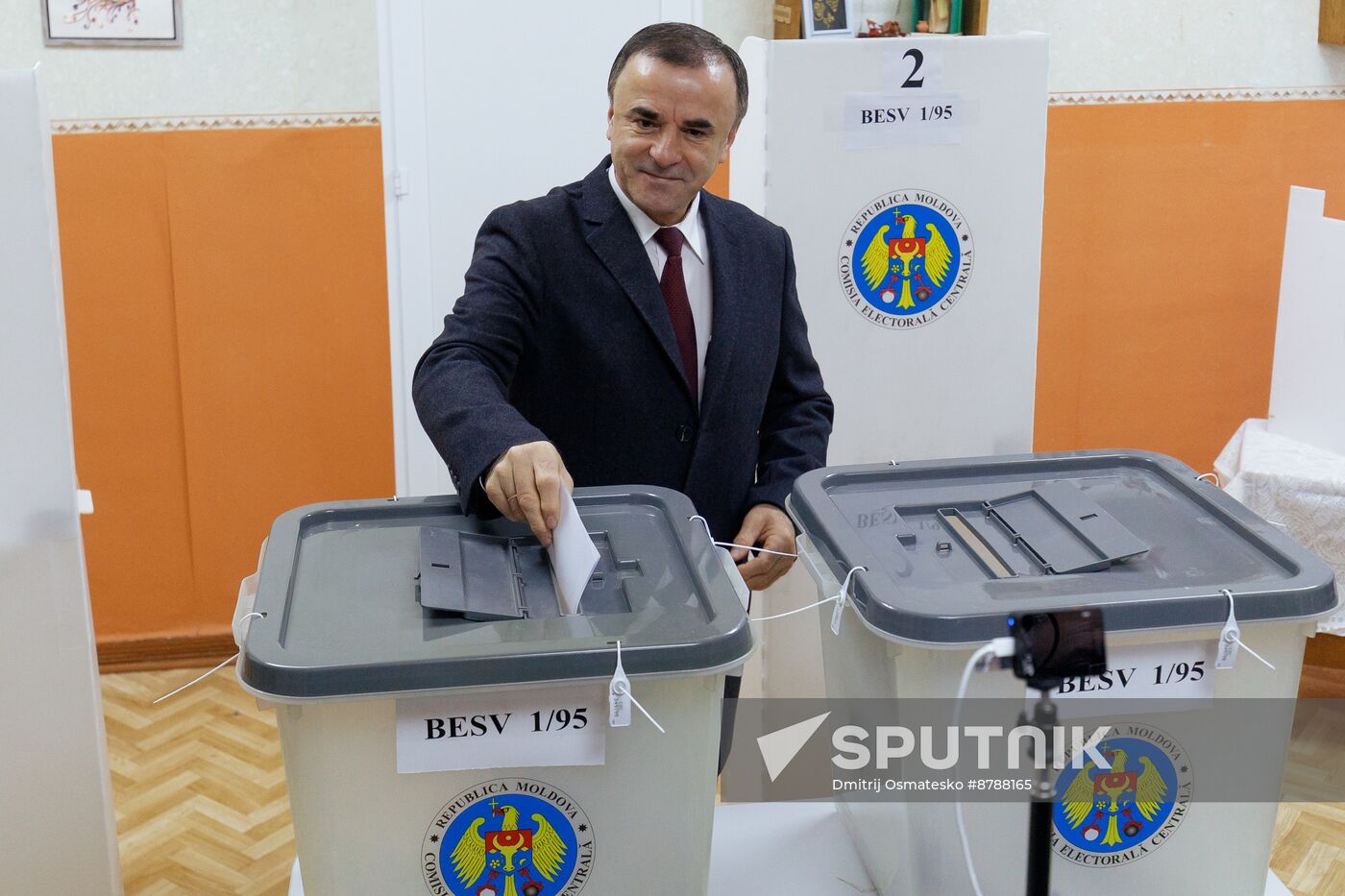 Moldova Presidential Election EU Referendum