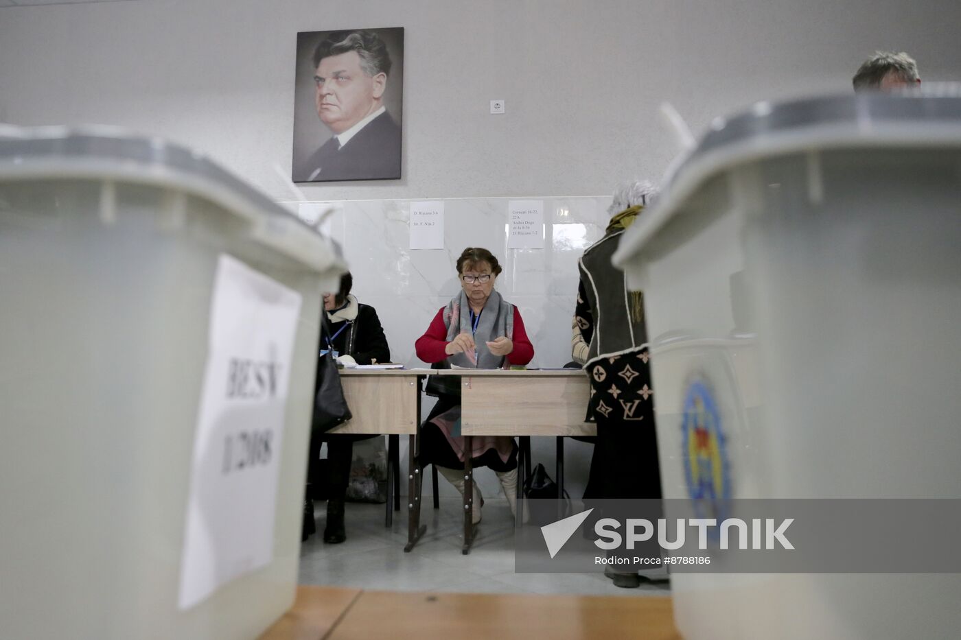 Moldova Presidential Election EU Referendum