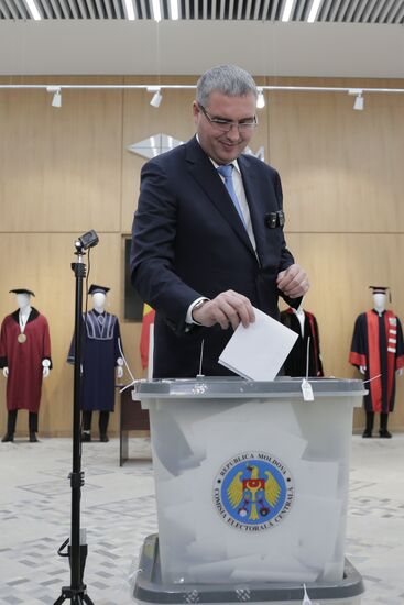 Moldova Presidential Election EU Referendum