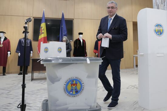 Moldova Presidential Election EU Referendum