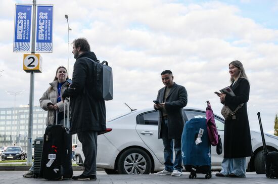 Preparations for the 16th BRICS Summit in Kazan. Waiting for the taxi outside the Kazan Airport. The 16th BRICS Summit will be held in Kazan on October 22-24. Location: Russia, Republic of Tatarstan, Kazan. Author: Alexandr Kryazhev. Preparations for 16th BRICS Summit in Kazan