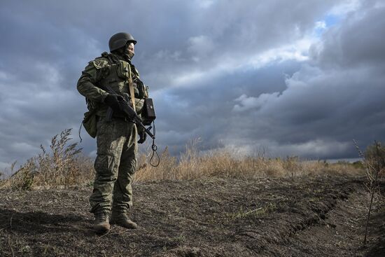 Russia Ukraine Military Operation Signal Regiment