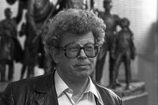 Sculptor Yury Chernov