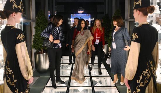 Participants in the 16th BRICS Summit. Center: Foreign Secretary of Sri Lanka Aruni Wijewardane. Location: Russia, Republic of Tatarstan, Kazan. Author: Vladimir Astapkovich. 16th BRICS Summit. Women's program