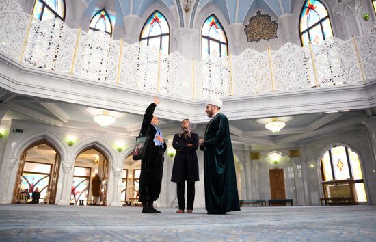 Center: Zinash Tayachew, Representative of the Organization of African First Ladies, the Prime Minister of Ethiopia's wife, during a tour of the women's program of the XVI BRICS summit in Kazan. Location: Russia, Republic of Tatarstan, Kazan. Author: Alexey Maishev. 16th BRICS Summit. Women's program