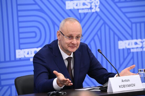Russian Presidential Adviser Anton Kobyakov at the briefing during the 16th BRICS Summit in Kazan. Location: Russia, Republic of Tatarstan, Kazan. Author: Kirill Zykov. 16th BRICS Summit. Briefing by Russian Presidential Adviser Anton Kobyakov