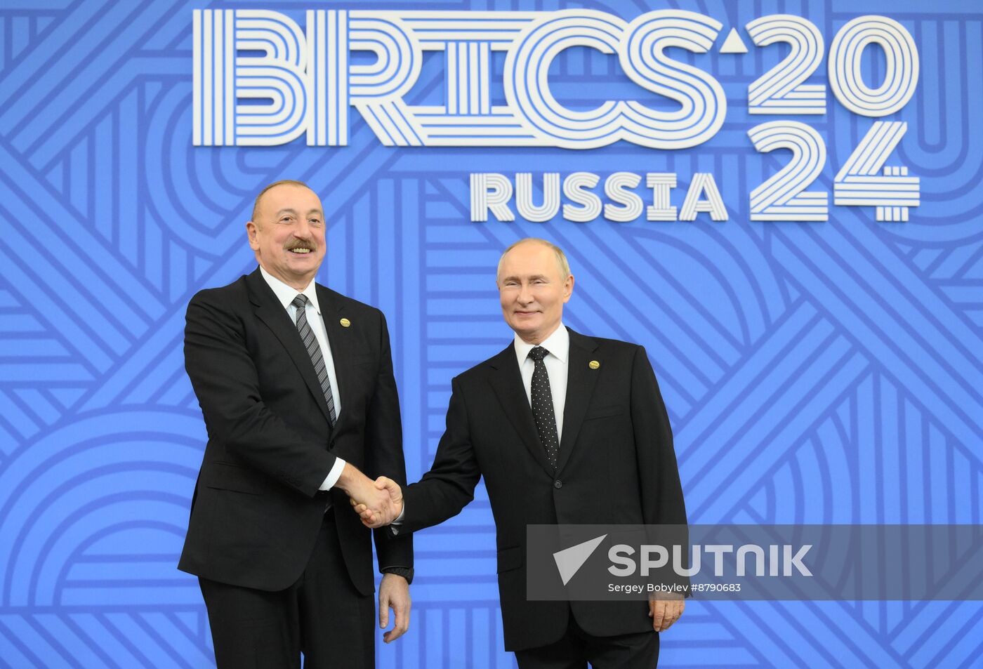 16th BRICS Summit. Vladimir Putin greets heads of BRICS delegations at official ceremony