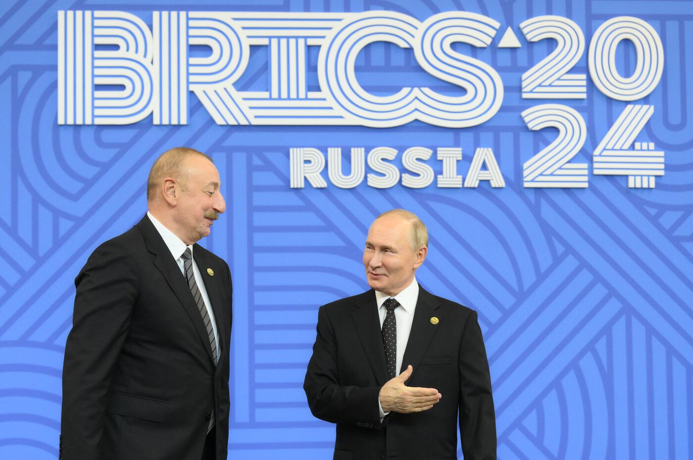 16th BRICS Summit. Vladimir Putin greets heads of BRICS delegations at official ceremony