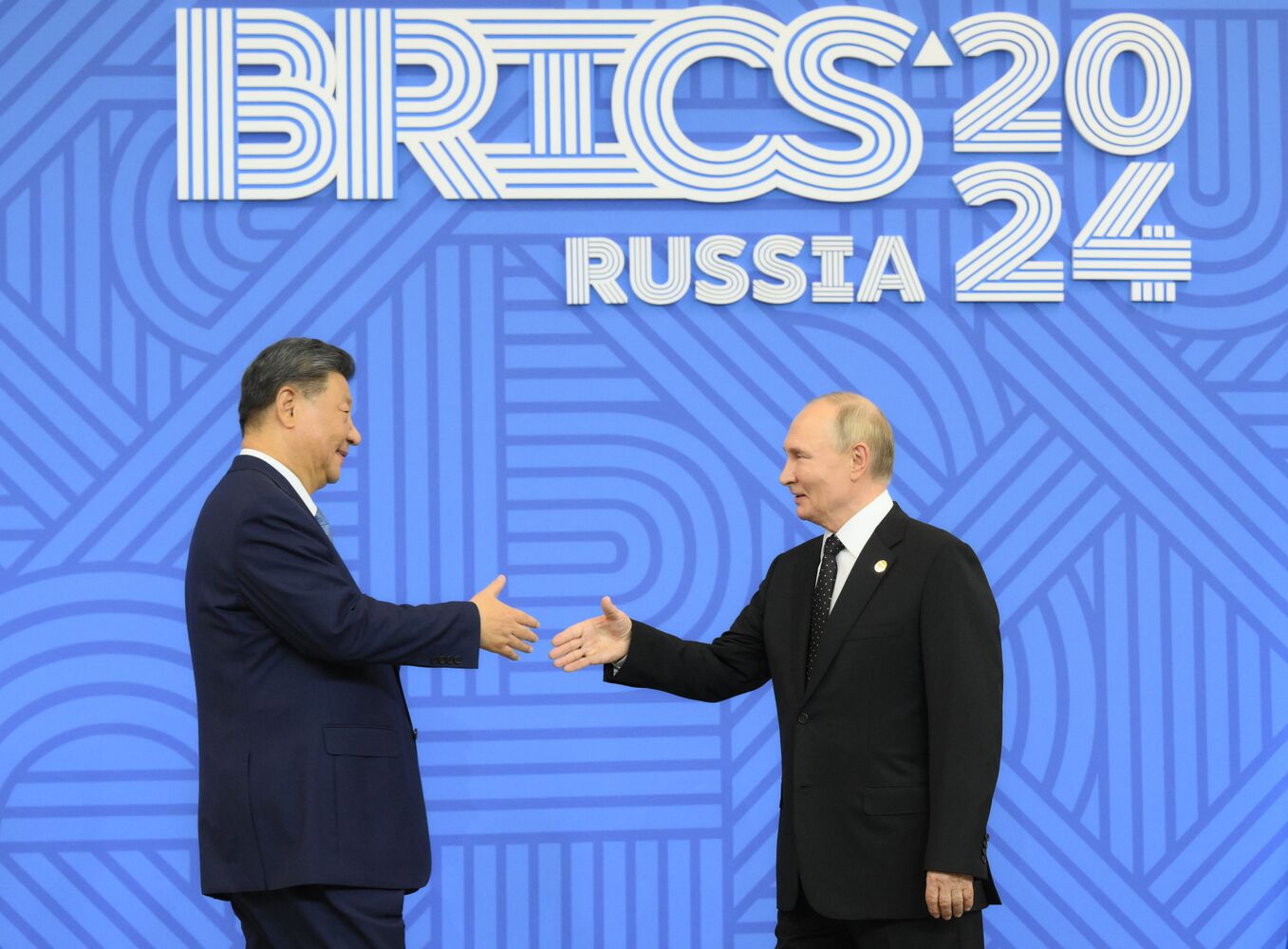 16th BRICS Summit. Vladimir Putin greets heads of BRICS delegations at official ceremony