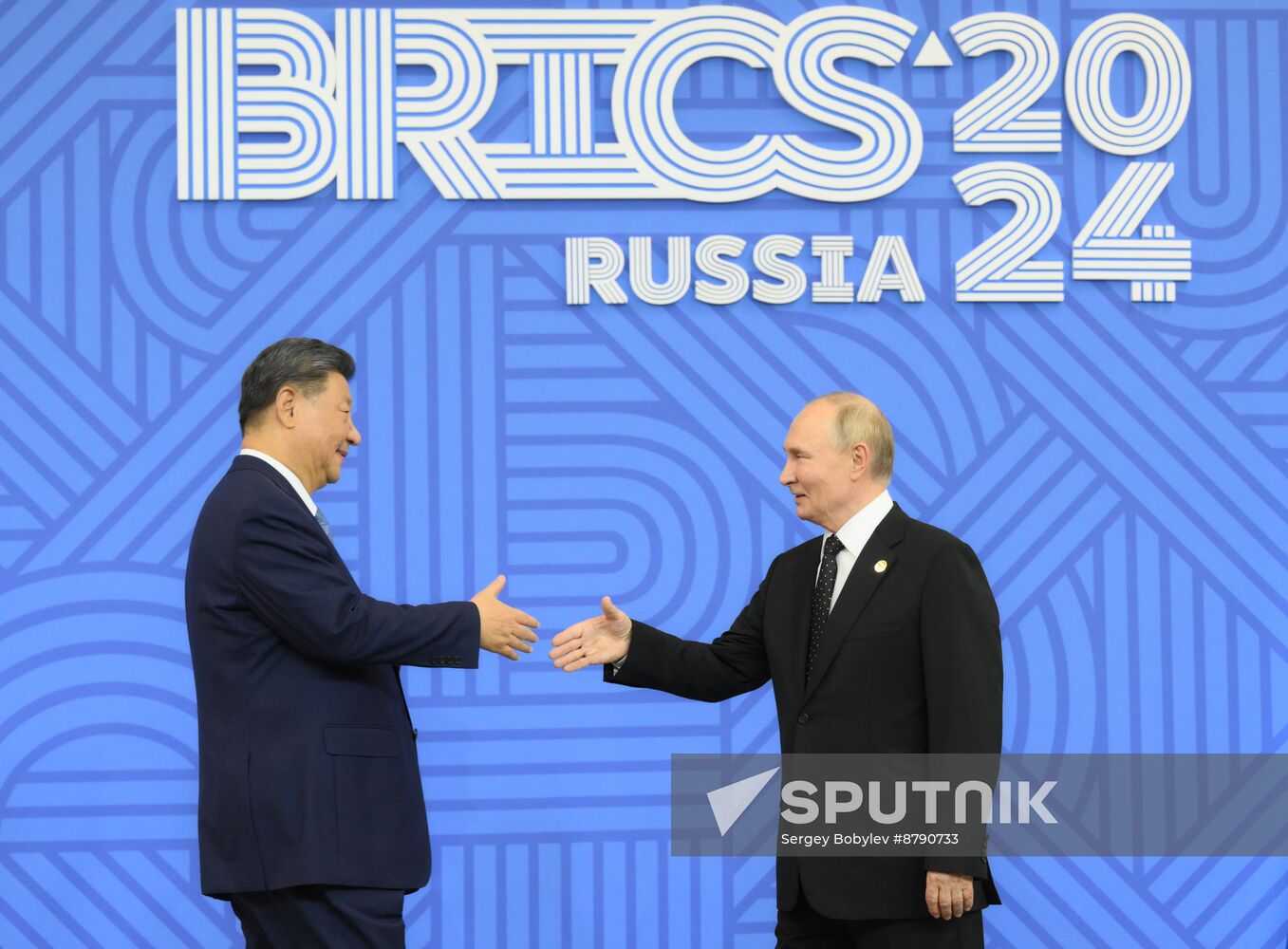 16th BRICS Summit. Vladimir Putin greets heads of BRICS delegations at official ceremony