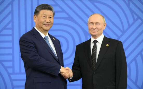 16th BRICS Summit. Vladimir Putin greets heads of BRICS delegations at official ceremony