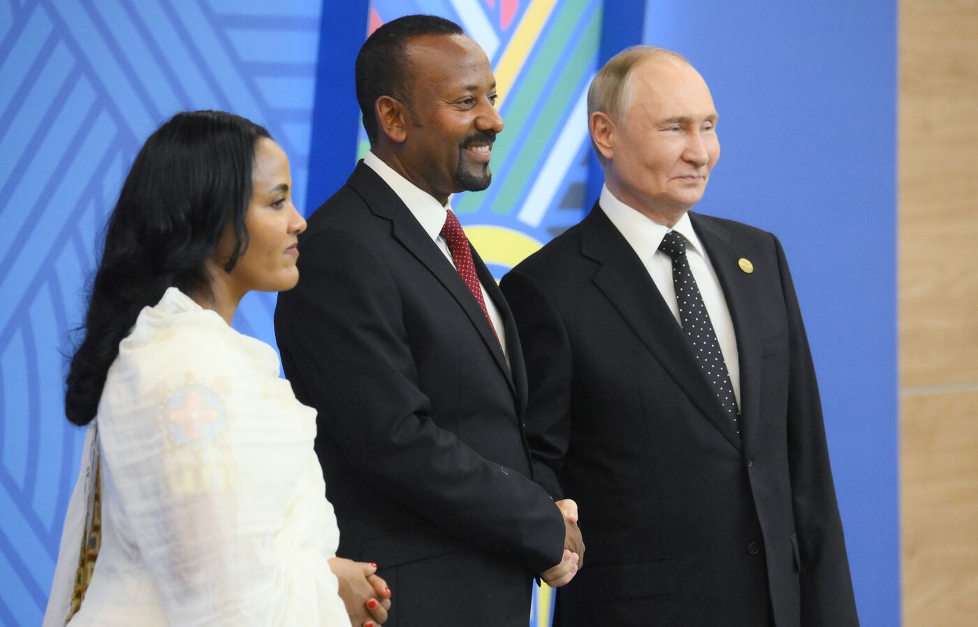 16th BRICS Summit. Vladimir Putin greets heads of BRICS delegations at official ceremony