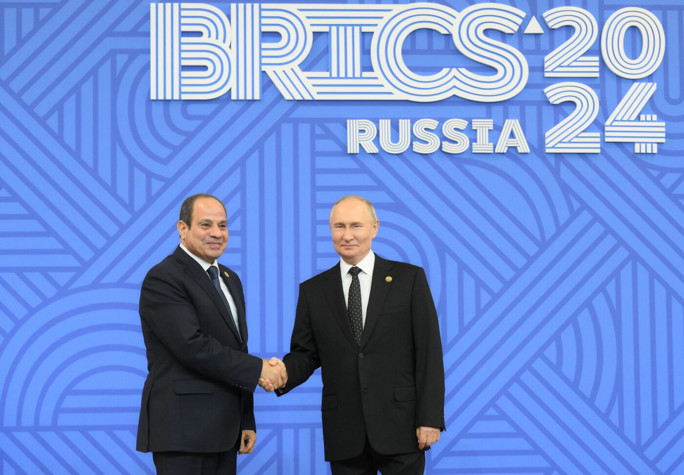 16th BRICS Summit. Vladimir Putin greets heads of BRICS delegations at official ceremony