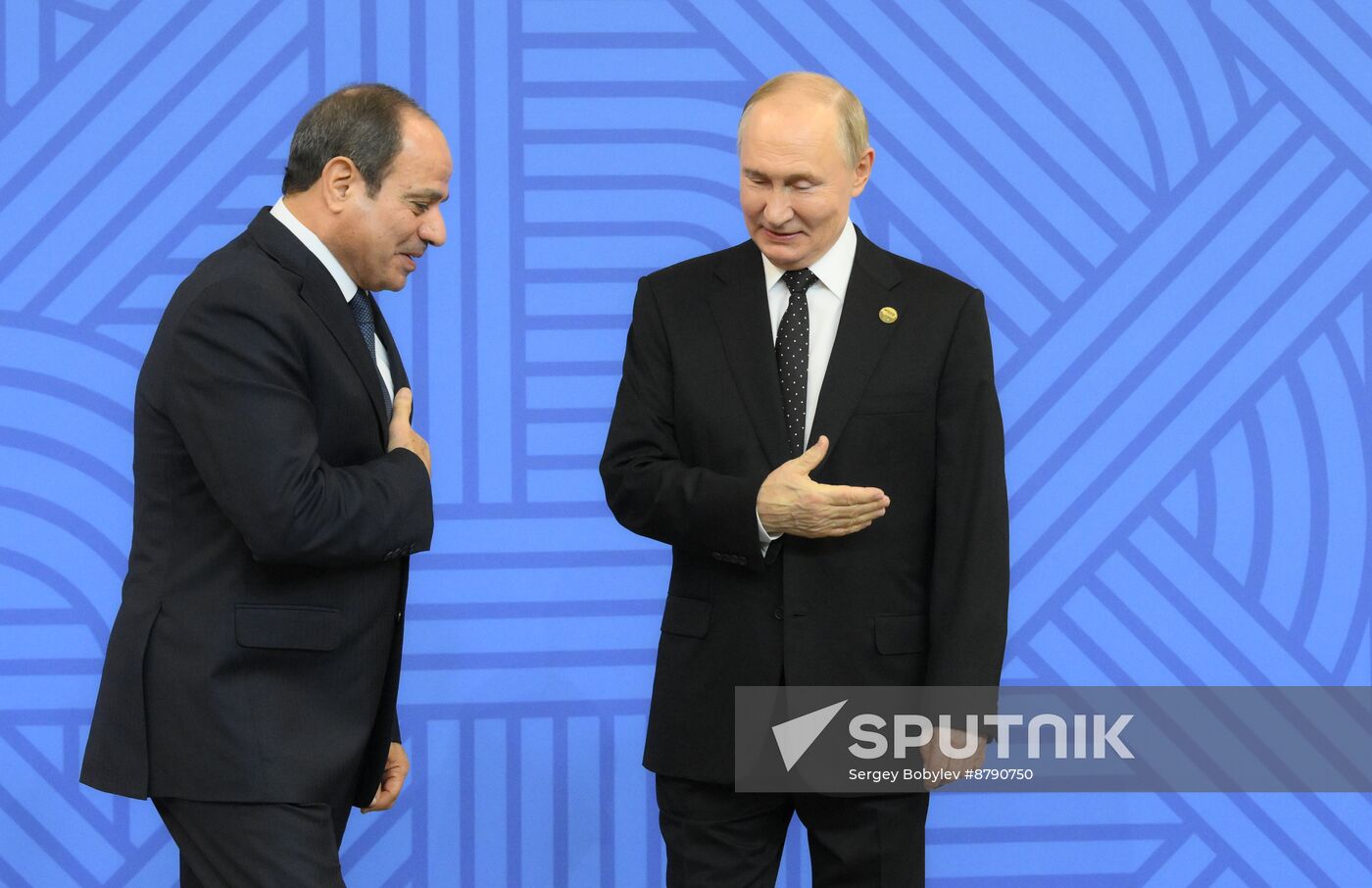 16th BRICS Summit. Vladimir Putin greets heads of BRICS delegations at official ceremony