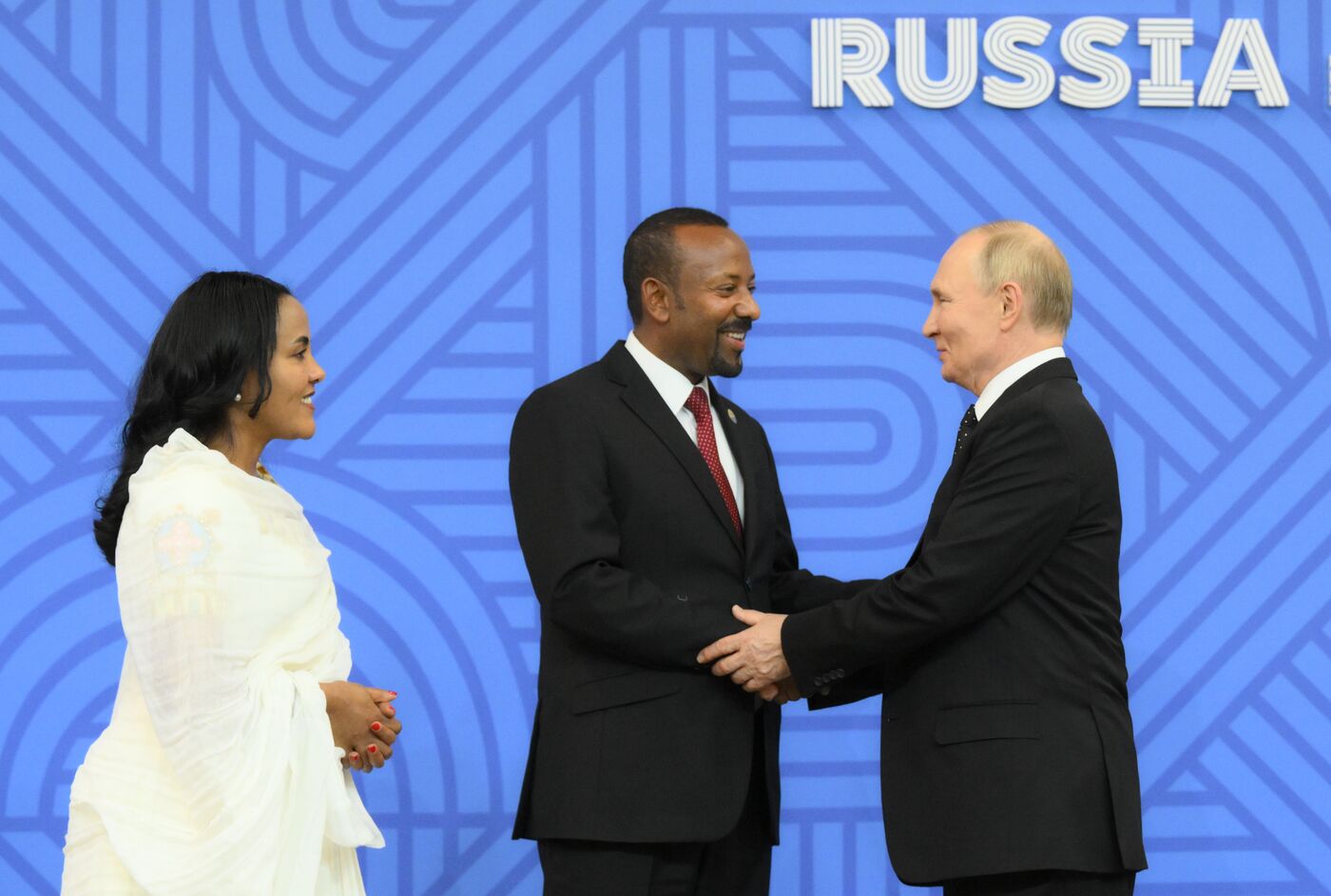 16th BRICS Summit. Vladimir Putin greets heads of BRICS delegations at official ceremony