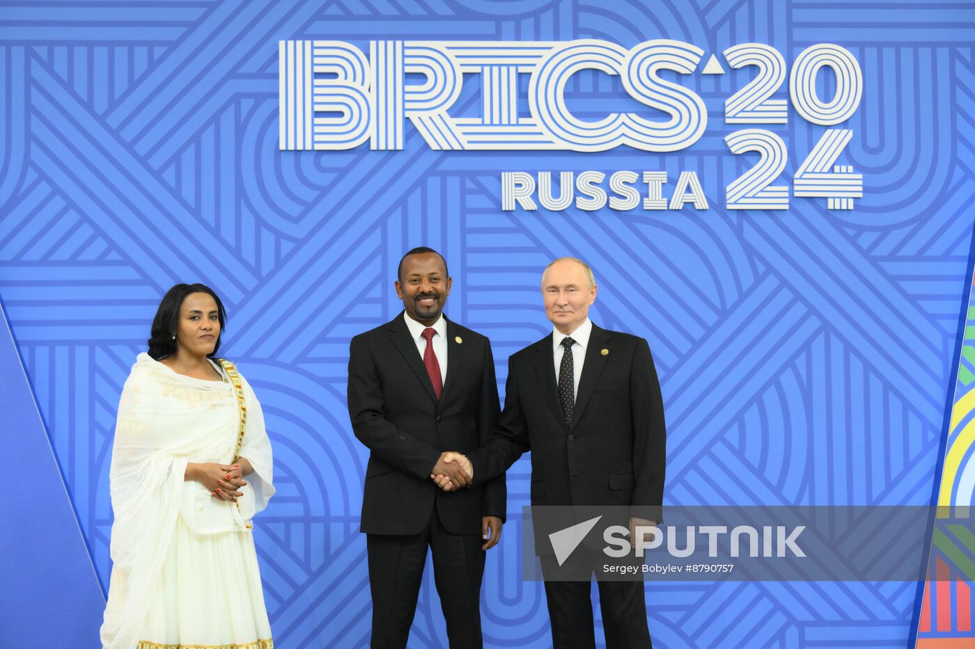 16th BRICS Summit. Vladimir Putin greets heads of BRICS delegations at official ceremony