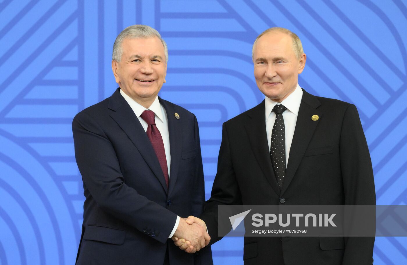 16th BRICS Summit. Vladimir Putin greets heads of BRICS delegations at official ceremony