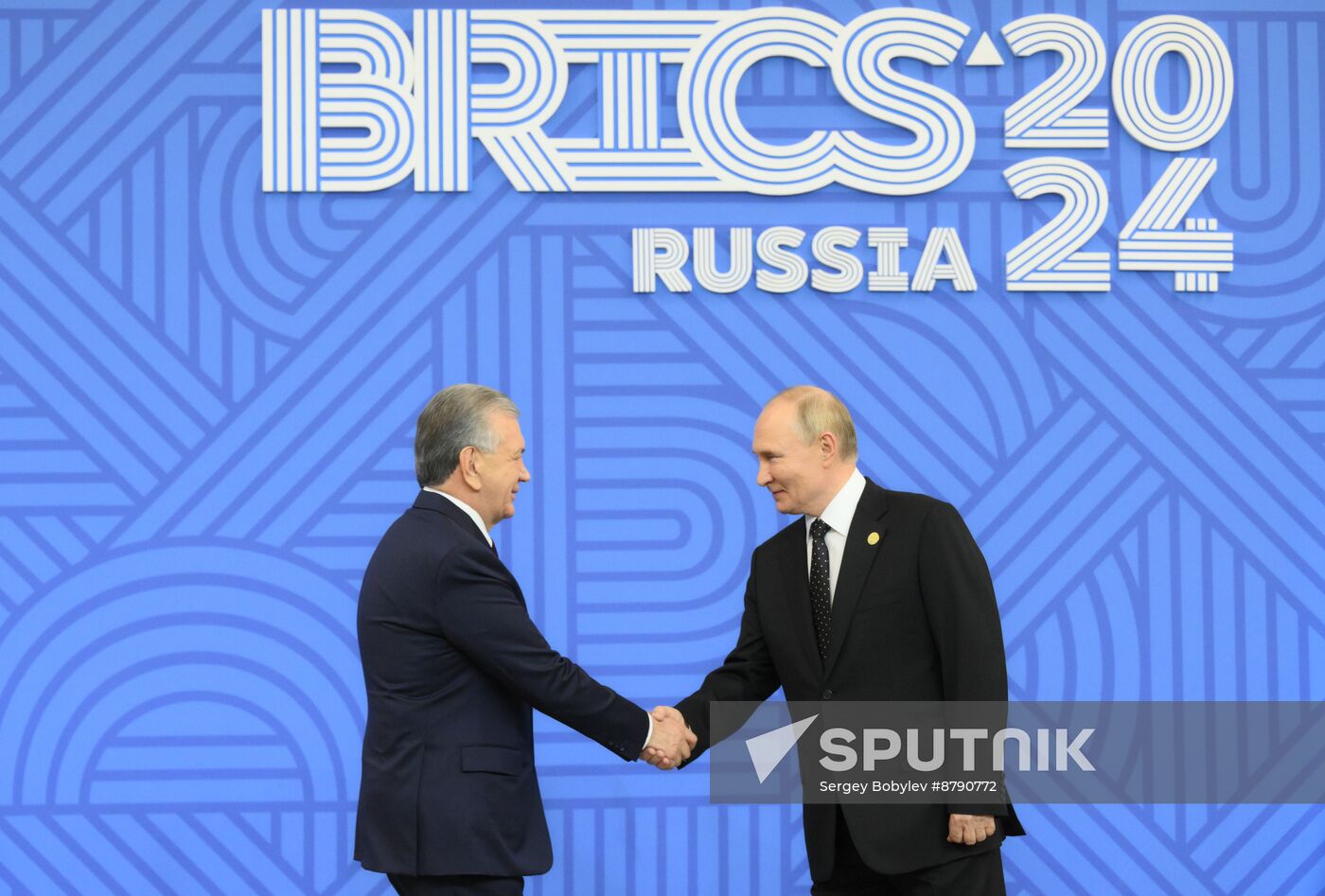 16th BRICS Summit. Vladimir Putin greets heads of BRICS delegations at official ceremony