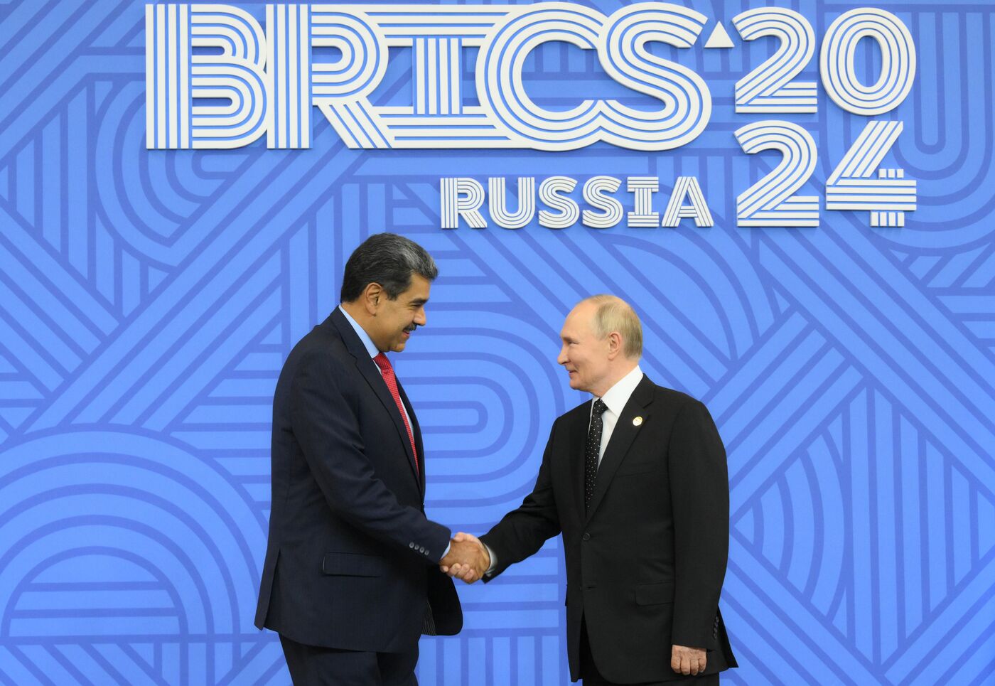 16th BRICS Summit. Vladimir Putin greets heads of BRICS delegations at official ceremony