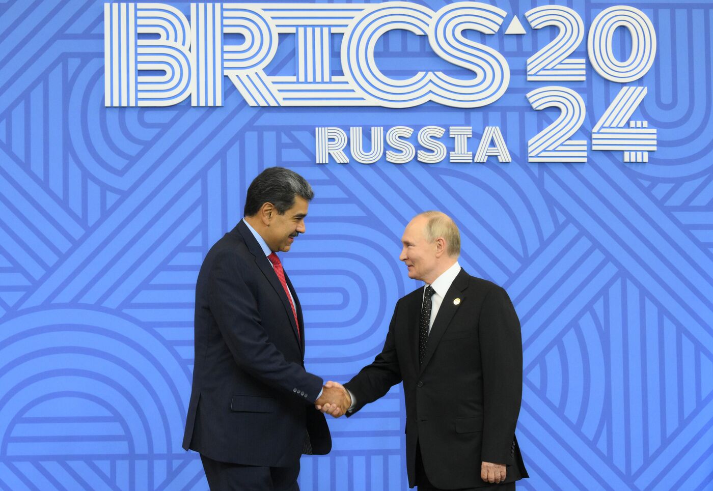 16th BRICS Summit. Vladimir Putin greets heads of BRICS delegations at official ceremony