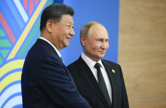 16th BRICS Summit. Vladimir Putin greets heads of BRICS delegations at official ceremony