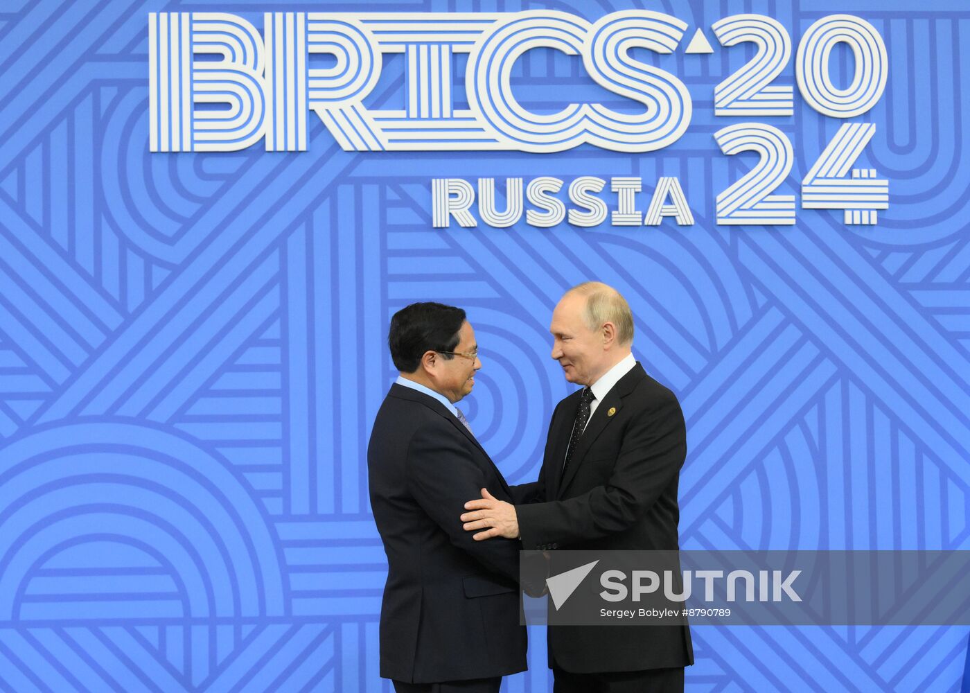 16th BRICS Summit. Vladimir Putin greets heads of BRICS delegations at official ceremony