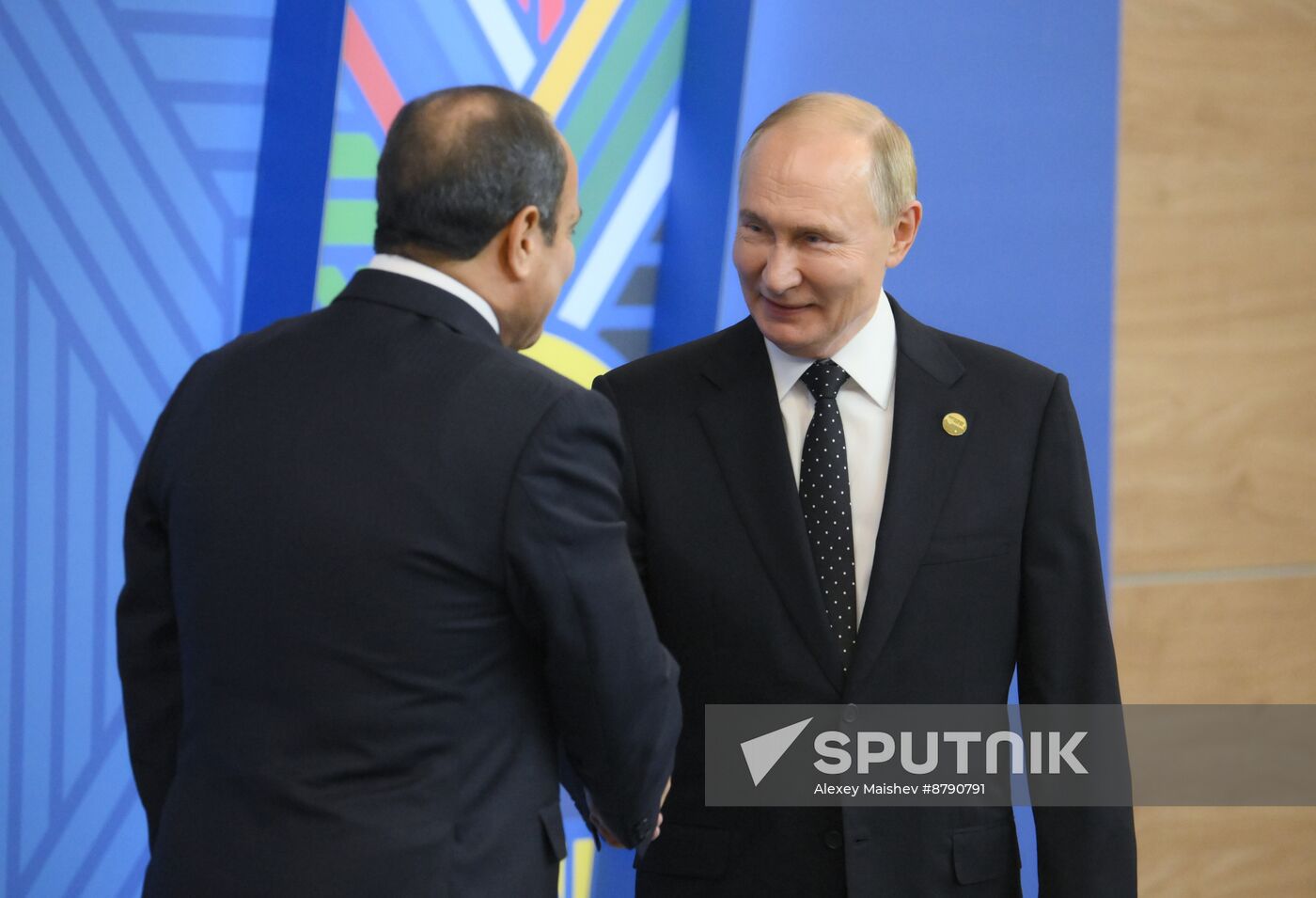 16th BRICS Summit. Vladimir Putin greets heads of BRICS delegations at official ceremony