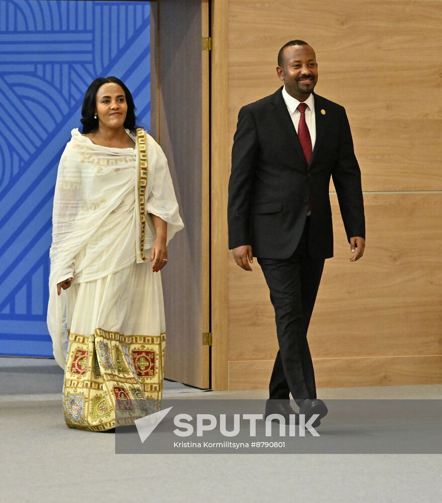 16th BRICS Summit. Vladimir Putin greets heads of BRICS delegations at official ceremony