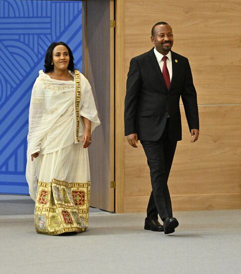16th BRICS Summit. Vladimir Putin greets heads of BRICS delegations at official ceremony
